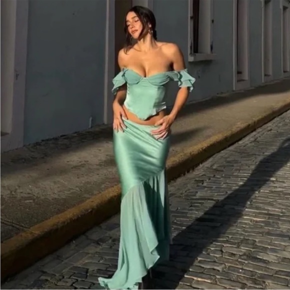 House of CB Set 'Isabella' & 'Lila' Jade Ruffle Sleeve Maxi Skirt Set NWOT - Picture 3 of 14